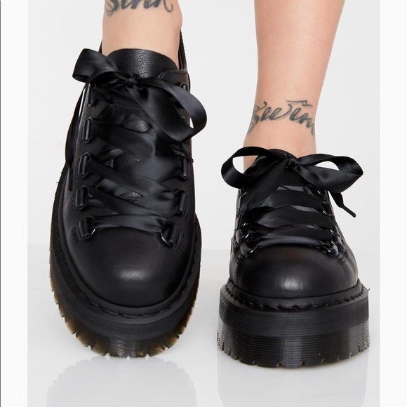 dr martens caraya